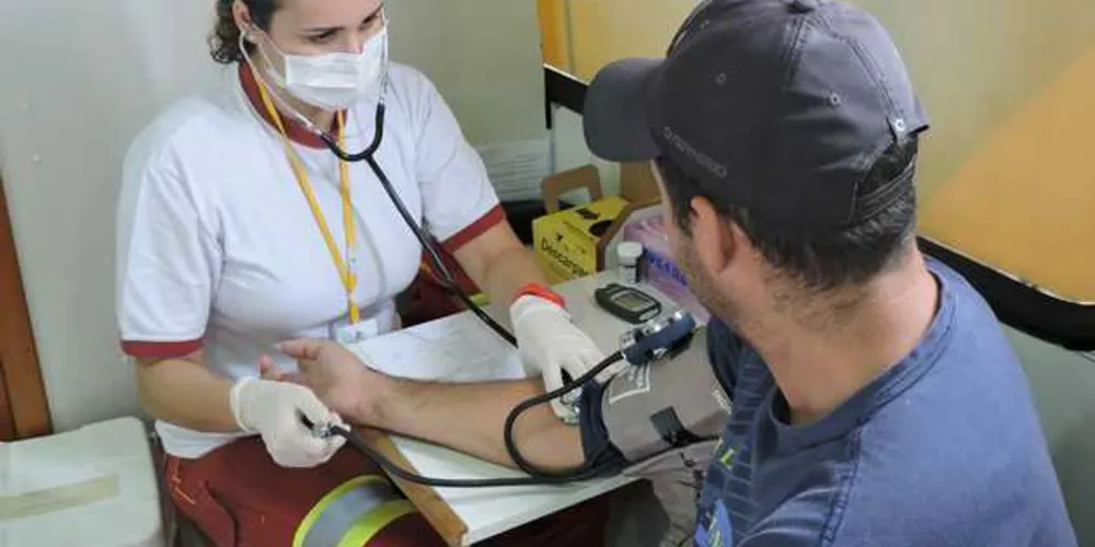 Ônibus do programa estará no Posto Florense I, em Ponta Grossa, entre 9h e 17 horas. Caminhoneiros terão exames clínicos, médico e dentista de graça.
