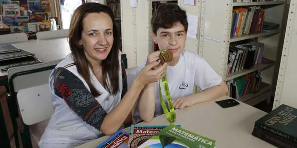 Secretaria de Estado da Educação do Paraná, Escola Estadual Nossa Senhora de Fátima, aluno André Luiz Almeida ganha medalha de ouro