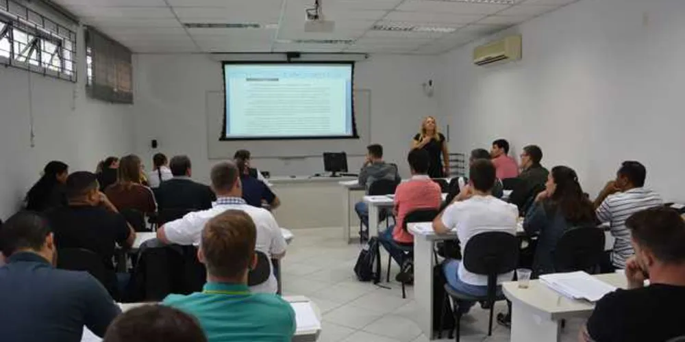 O Departamento Penitenciário do Paraná (Depen) iniciou nesta semana um curso de formação para novos agentes penitenciários.