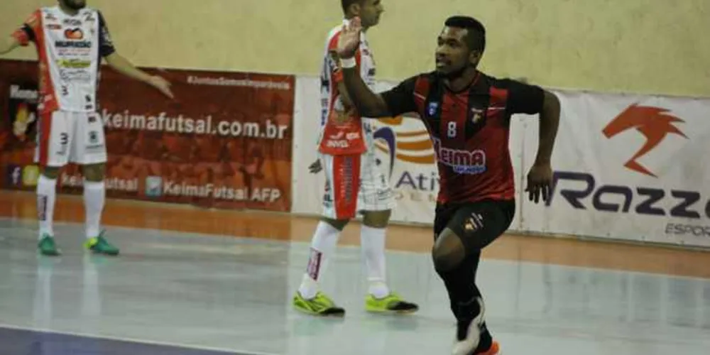 Ian, autor do gol