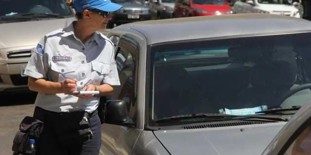 Imagem ilustrativa da imagem Câmara mantém veto e descarta ‘tolerância’ na Zona Azul