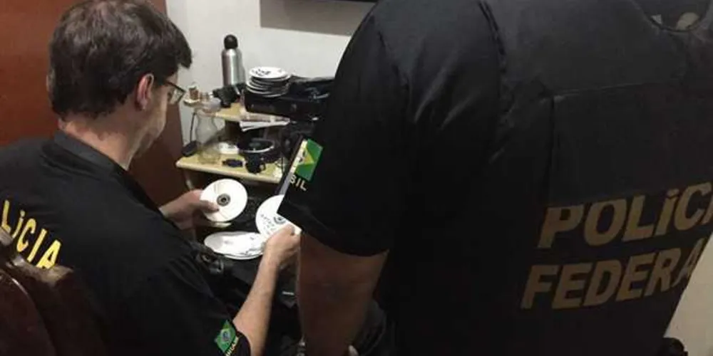 Imagem ilustrativa da imagem PF combate crime de pornografia infantil no Paraná e mais 15 estados