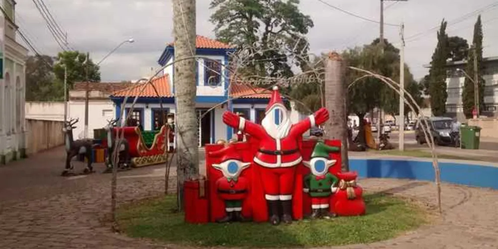 Imagem ilustrativa da imagem Castro dá início à programação de Natal nesta sexta