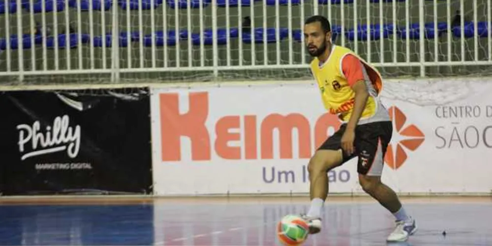 Claudinho é ala do Keima Futsal