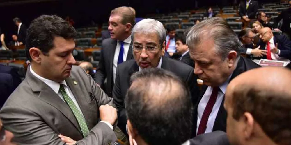 Imagem ilustrativa da imagem Câmara aprova urgência para projeto anticorrupção e inicia votação