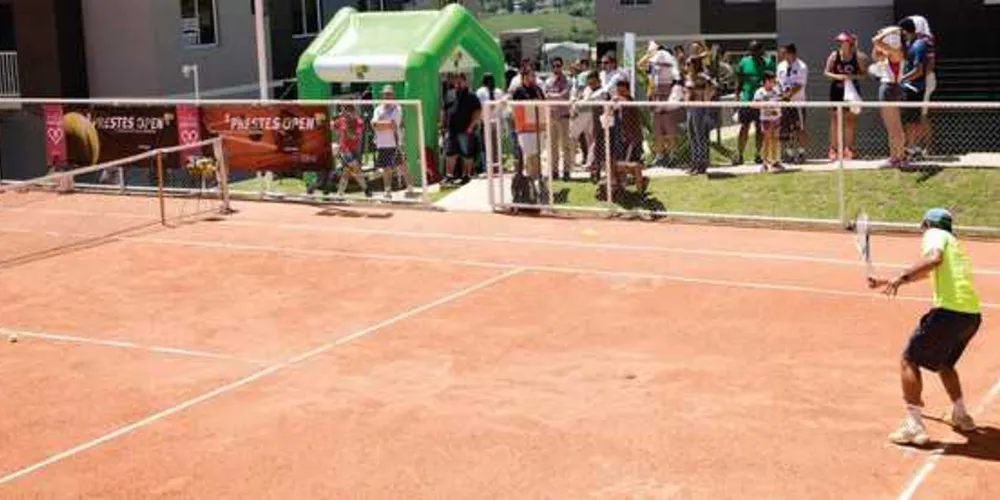Imagem ilustrativa da imagem Construtora organiza torneio de tênis dos Campos Gerais