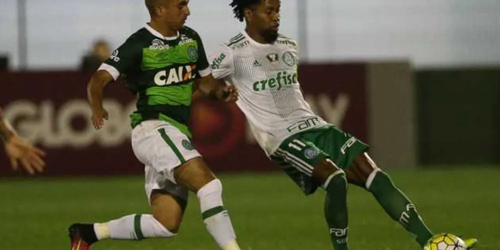 Imagem ilustrativa da imagem Por título, Palmeiras recebe a Chapecoense