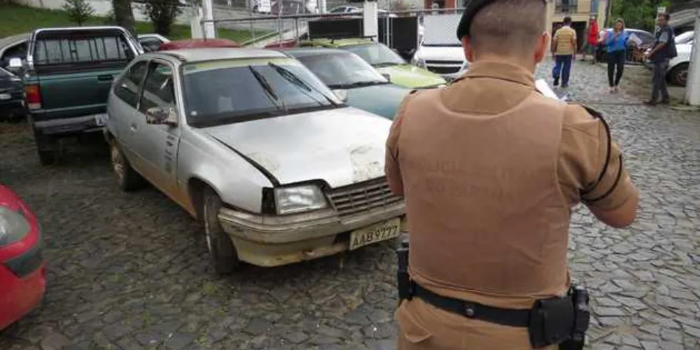 Imagem ilustrativa da imagem Polícia recupera veículo roubado no Contorno