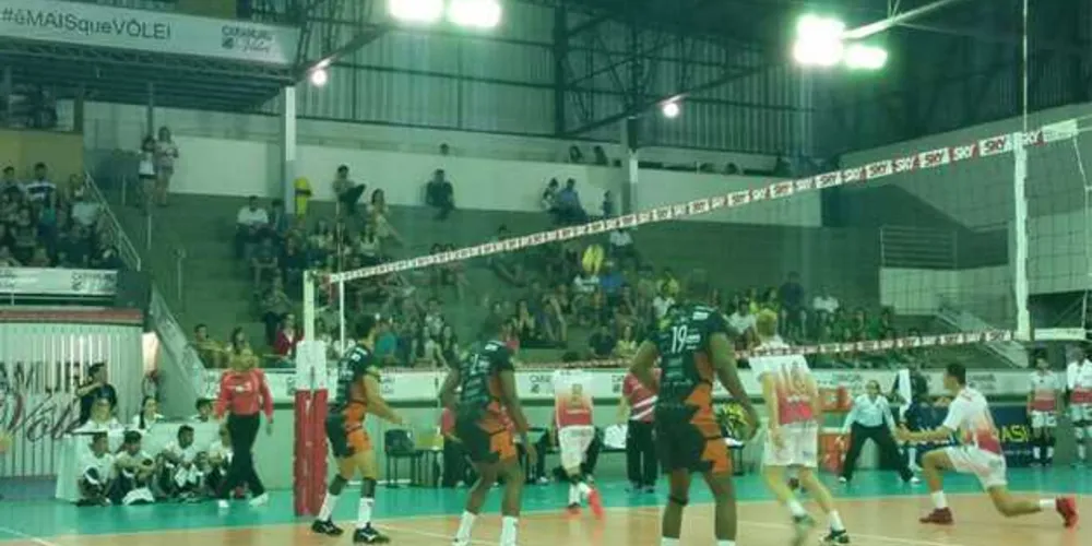 Imagem ilustrativa da imagem Caramuru Vôlei demora a reagir e perde do Maringá