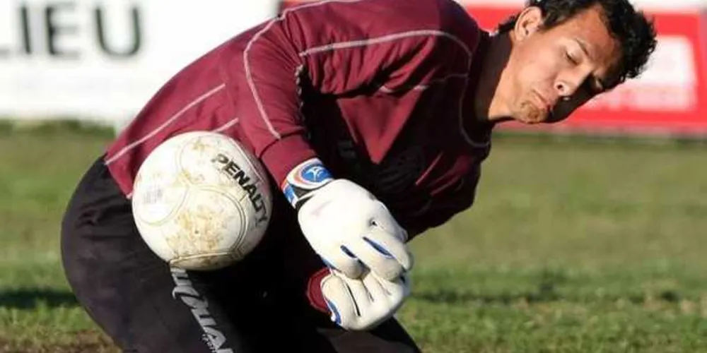Imagem ilustrativa da imagem Operário lamenta a morte do goleiro Danilo Padilha