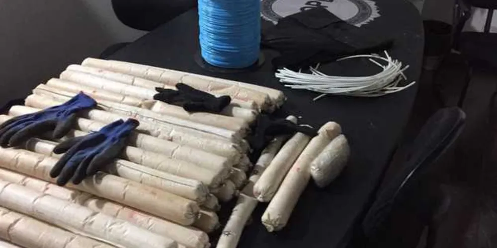 Imagem ilustrativa da imagem Explosivos para detonar 100 caixas eletrônicos são apreendidos