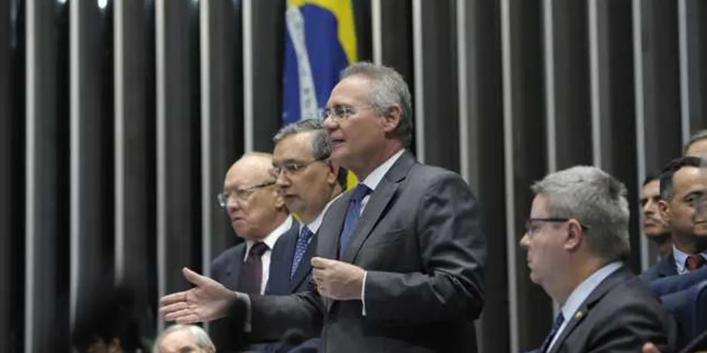 Imagem ilustrativa da imagem Sessão no Senado é suspensa após manifestação contra PEC do Teto