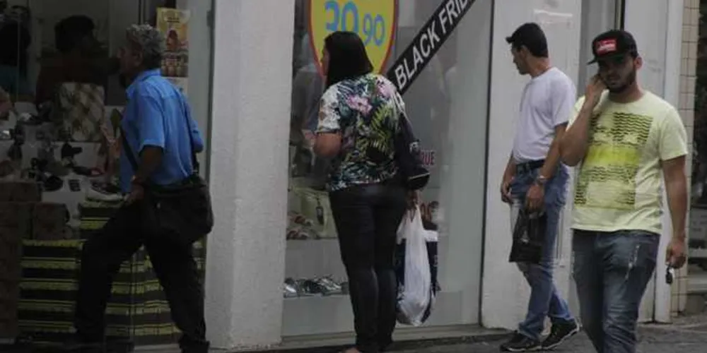 Imagem ilustrativa da imagem Primeira parcela do décimo irá injetar até R$ 108 mi na economia de PG
