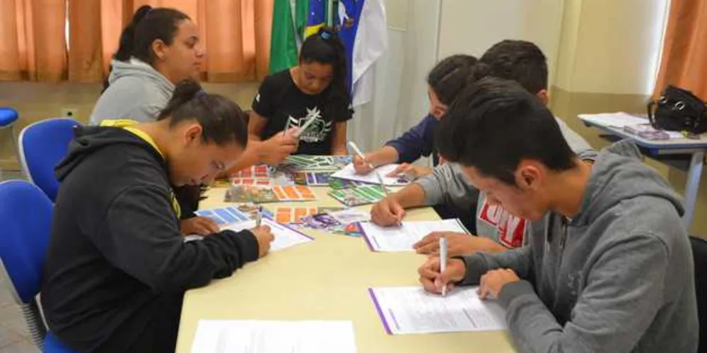 Imagem ilustrativa da imagem FacPG faz divulgação do vestibular em colégios