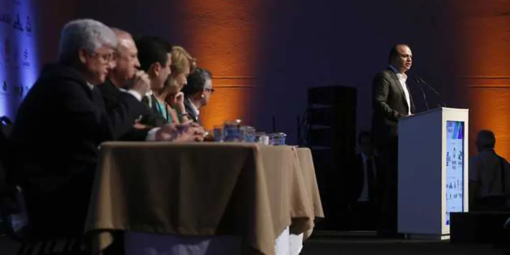 Imagem ilustrativa da imagem Ministro da Saúde apresenta programas aos municípios no PR