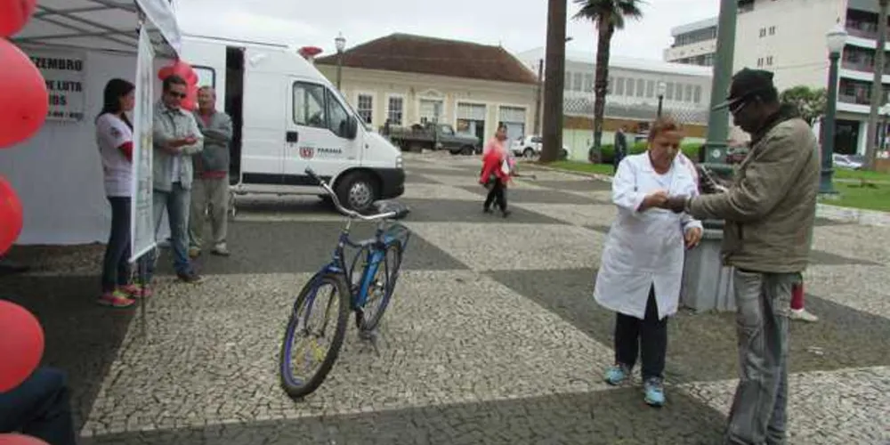 Imagem ilustrativa da imagem Castro realiza ação no Dia Mundial de Combate a AIDS