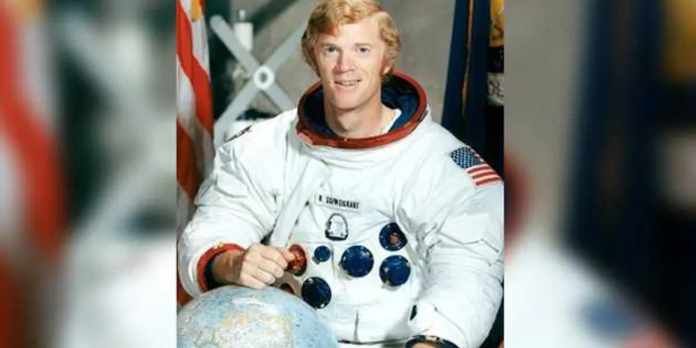 Imagem ilustrativa da imagem Ex-astronauta teme colisão de grande asteroide com a Terra