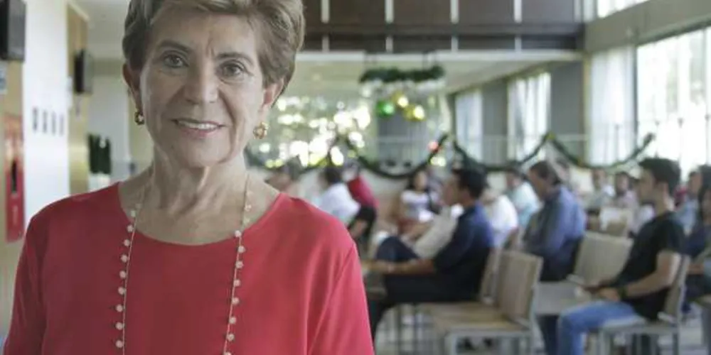 Professora de carreira, Elizabeth já comandou vários setores da administração pública
