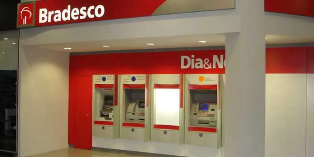 Imagem ilustrativa da imagem Justiça proíbe Bradesco de promover demissão em massa após aquisição do HSBC
