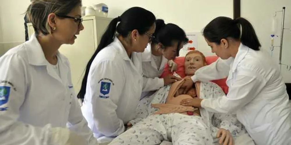 Imagem ilustrativa da imagem Escolas técnicas recebem novos laboratórios para formação prática