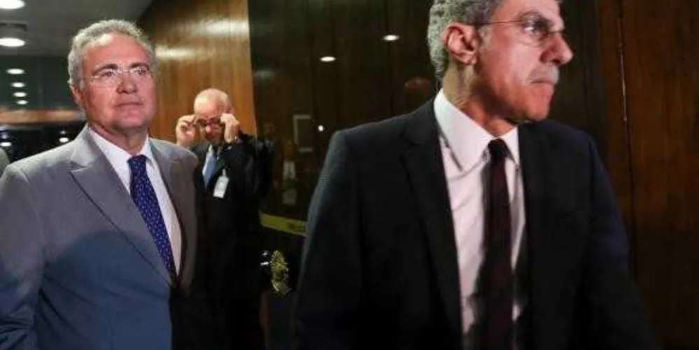 Afastamento de Renan (esq.) será julgado hoje no STF
