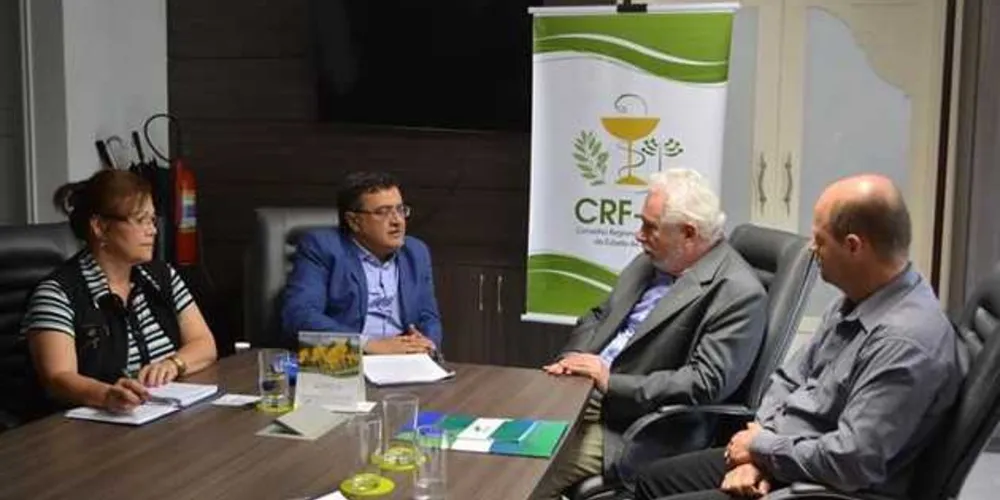 Imagem ilustrativa da imagem Estado determina regras para vacinação em farmácias no PR