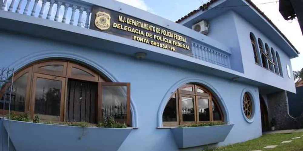 Operação da Polícia Federal prendeu três pessoas