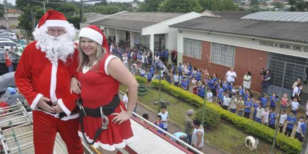 Imagem ilustrativa da imagem Cescage e Correios realizam entrega de presentes