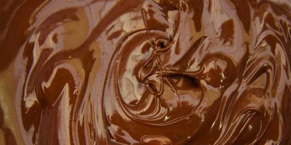 Imagem ilustrativa da imagem Mulher morre ao cair em tanque de chocolate na Rússia
