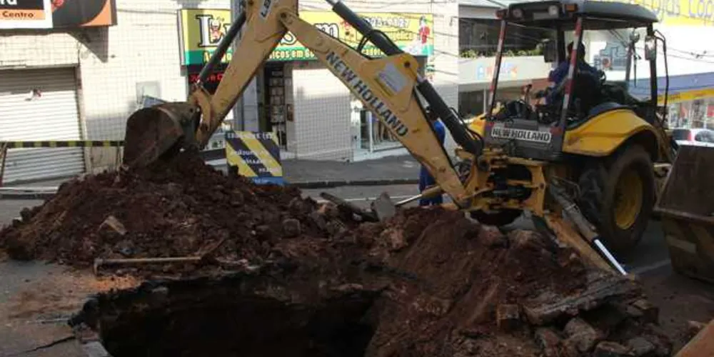 Ruas que tiverem mais de 30% do asfalto' remendado' após obras da Sanepar terão que receber repavimentação