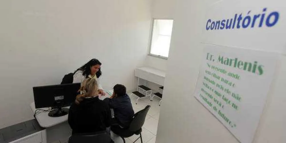 Sessenta médicos cubanos atuam dentro da rede pública de saúde de Ponta Grossa