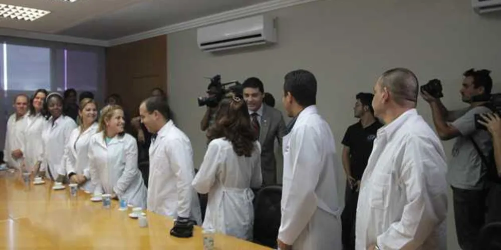 Em 2014, médicos cubanos foram recebidos em Ponta Grossa
