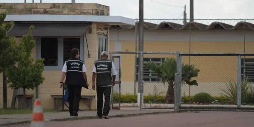 Detentos da Penitenciária de Ponta Grossa serão divididos em dois grupos - um sai na semana do Natal e outro no Ano Novo