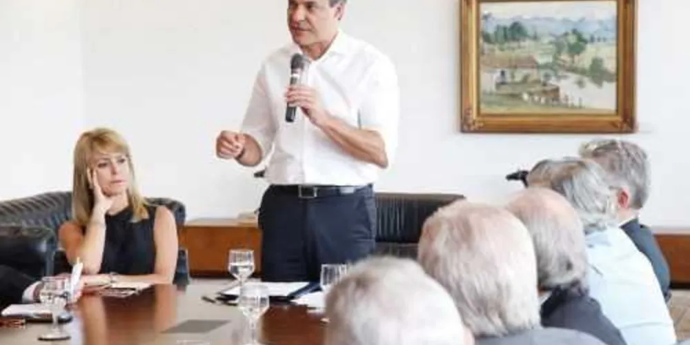 Imagem ilustrativa da imagem Richa anuncia R$ 17,7 milhões em pesquisas e programas sociais