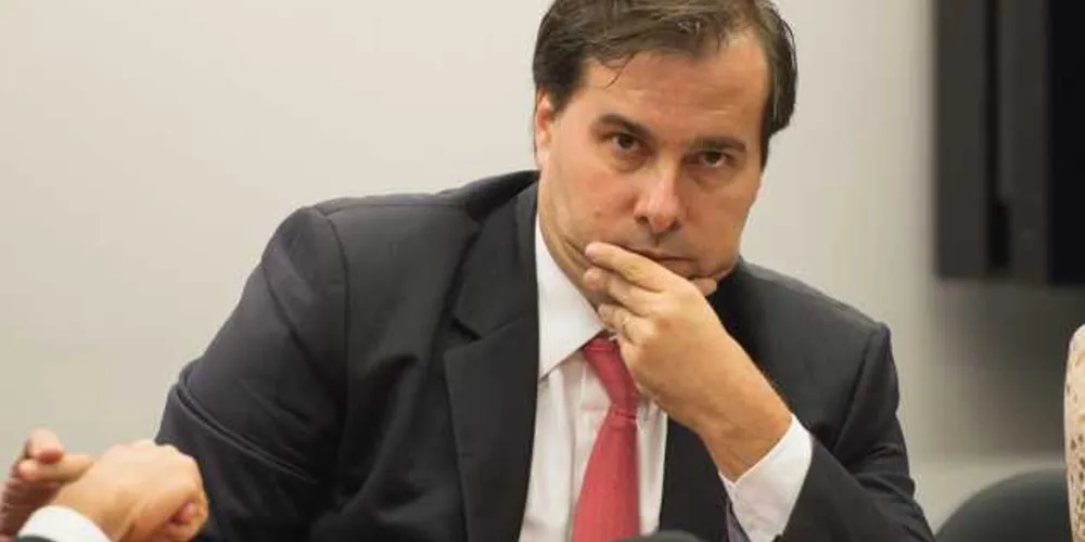Regimento pode complicar a manutenção de Maia no cargo