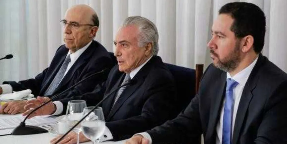 Imagem ilustrativa da imagem Temer anuncia redução de juros do cartão de crédito e saques do FGTS