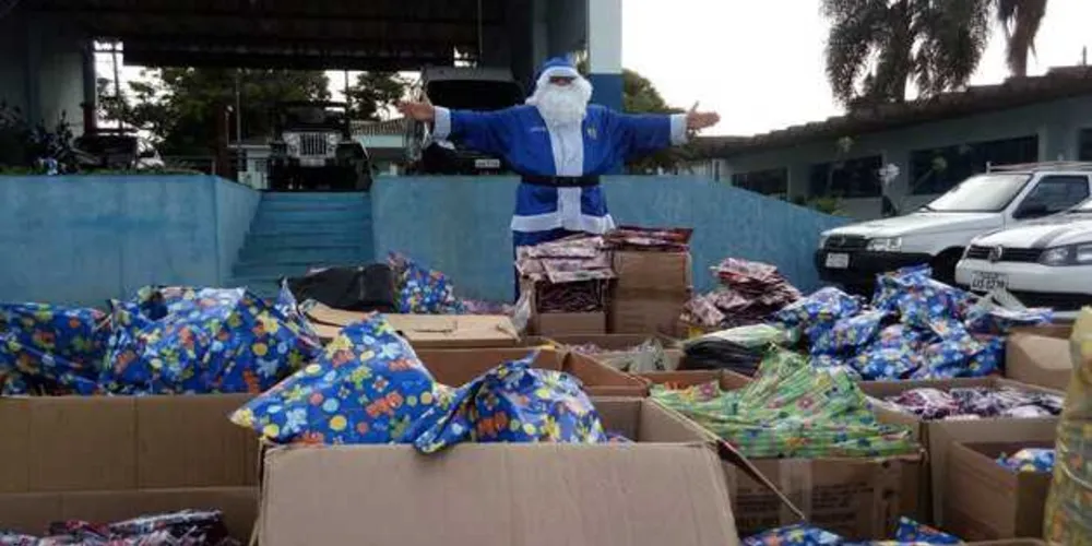 Guarda Noel’. Ação foi preparada com ajuda da corporação e empresários, que fizeram uma “vaquinha” para a compra das doações