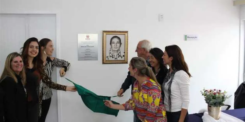 Imagem ilustrativa da imagem Prefeito Reinaldo Cardoso entrega Cras Vitória de Freitas Castro