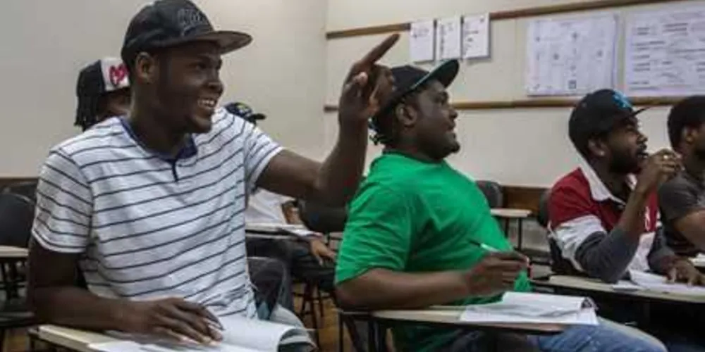 Imagem ilustrativa da imagem Governo vai checar autodeclaração de cotistas negros em concursos