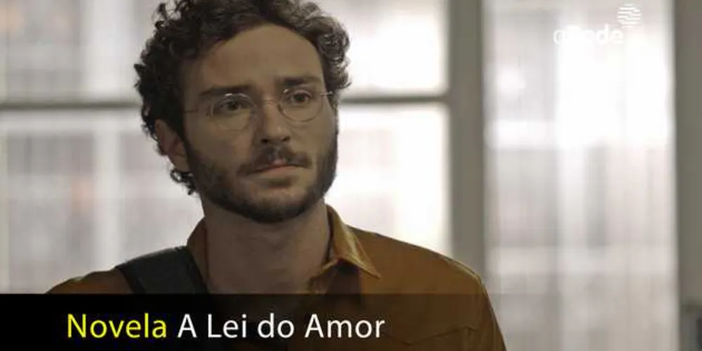 Imagem ilustrativa da imagem Elio instala um rastreador no carro de Magnólia