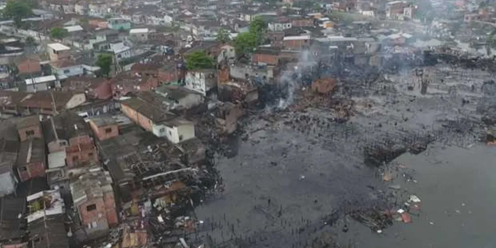 Imagem ilustrativa da imagem Incêndio atinge cerca de 200 moradias em Santos