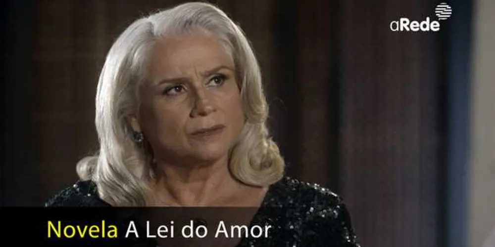 Imagem ilustrativa da imagem Magnólia vê Fausto de pé