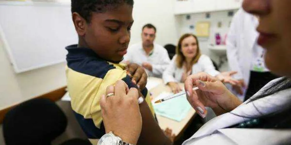 Postos de saúde começam nesta semana a vacinar garotos contra o HPV