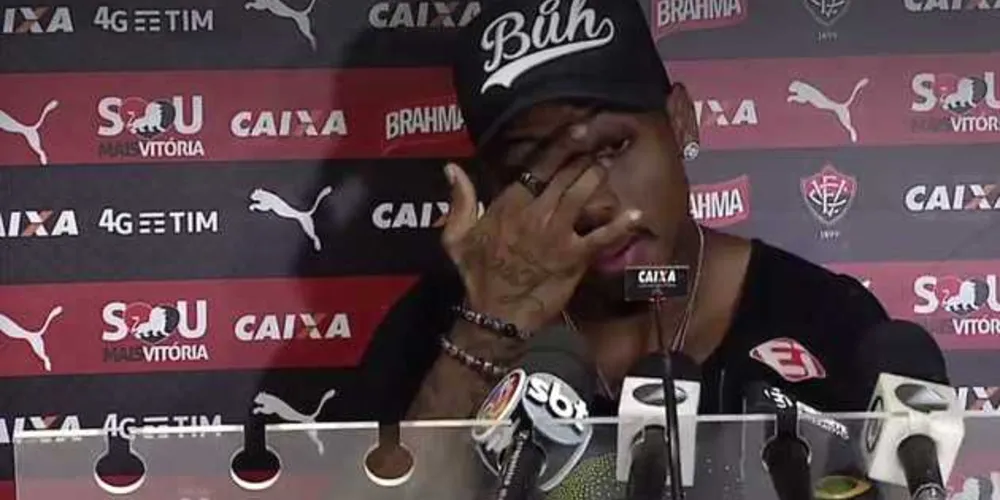 Atacante anunciou que deixará o futebol brasileiro