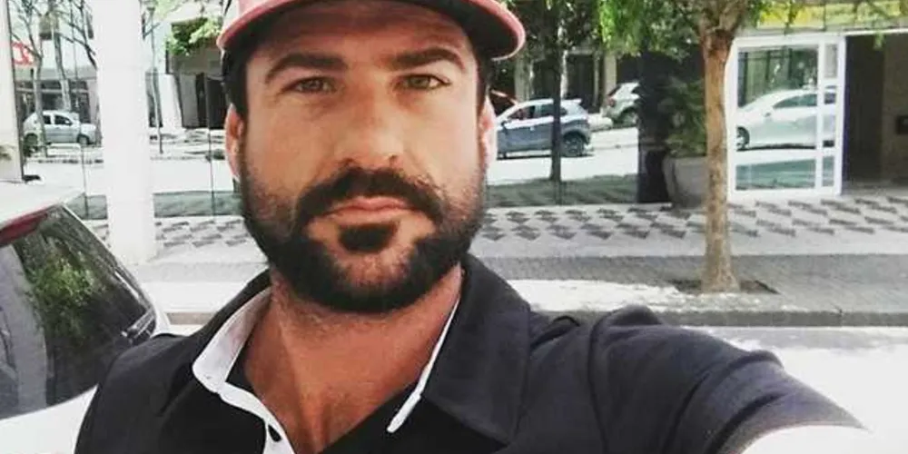 Ricardo foi encontrado morto dentro do próprio apartamento
