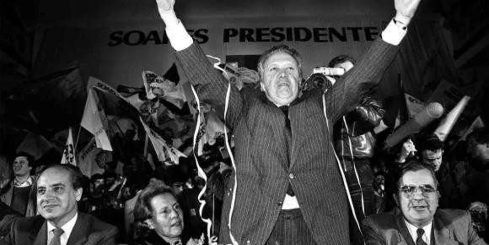 Imagem ilustrativa da imagem Ex-presidente português Mário Soares morre aos 92 anos