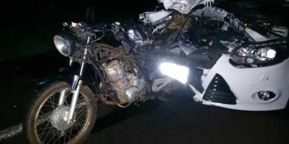Colisão na rodovia resultou em duas mortes na noite de sábado (07)