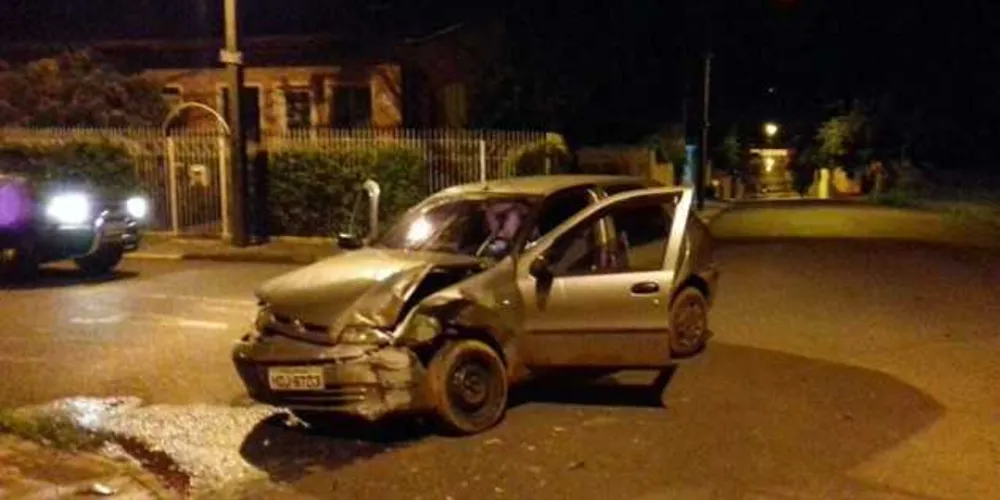 Acidente aconteceu em um cruzamento em Oficinas