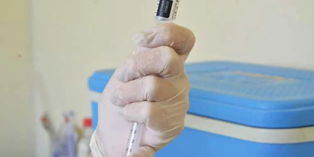 Vacinação de HPV começou nesta segunda-feira