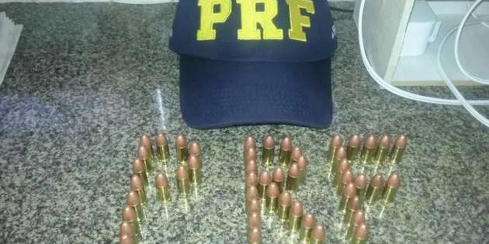 Imagem ilustrativa da imagem PRF prende grávida com mais de 2 mil munições